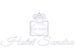 Hotel Sandra, hotel en Alcala de Guadaira, Hotel en Sevilla. Hotel en los Alcores.El Hotel Sandra está situado en Alcalá de Guadaira a menos de 10 minutos de Sevilla capital, y a 15 m del aeropuerto internacional de San Pablo. A cinco minutos del centro del pueblo y a 200metros de la línea regular de autobuses que lleva a Sevilla cada 20 minutos.